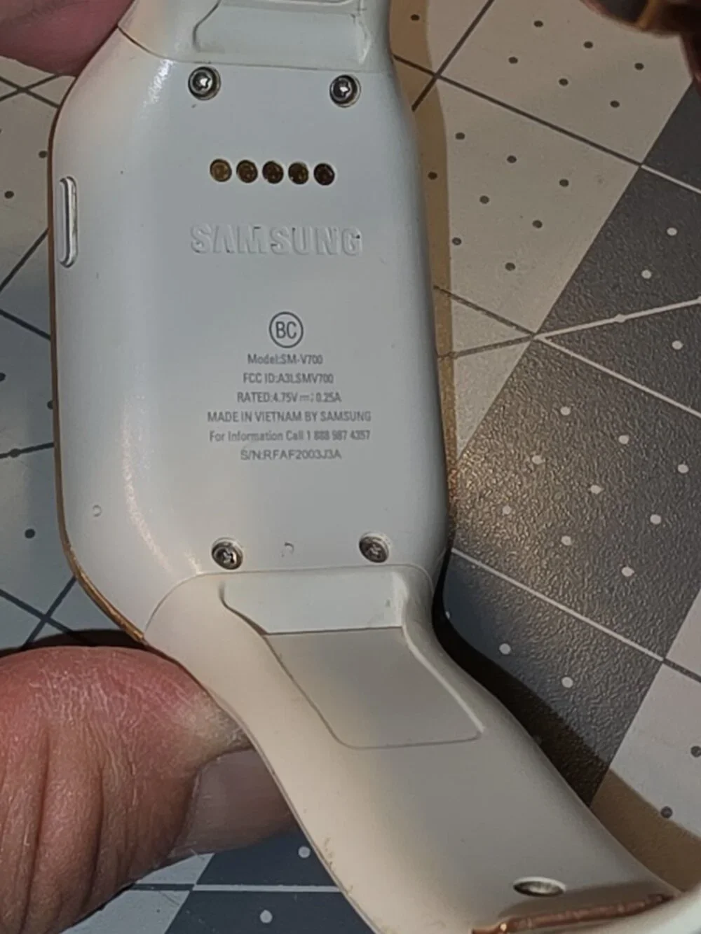 Original Samsung Galaxy Gear (SM‑V700) in Rose Gold